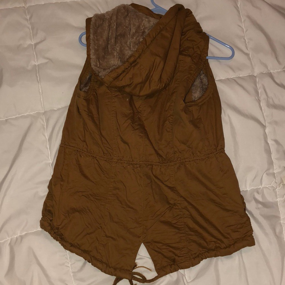 Vest - Picture 2 of 2